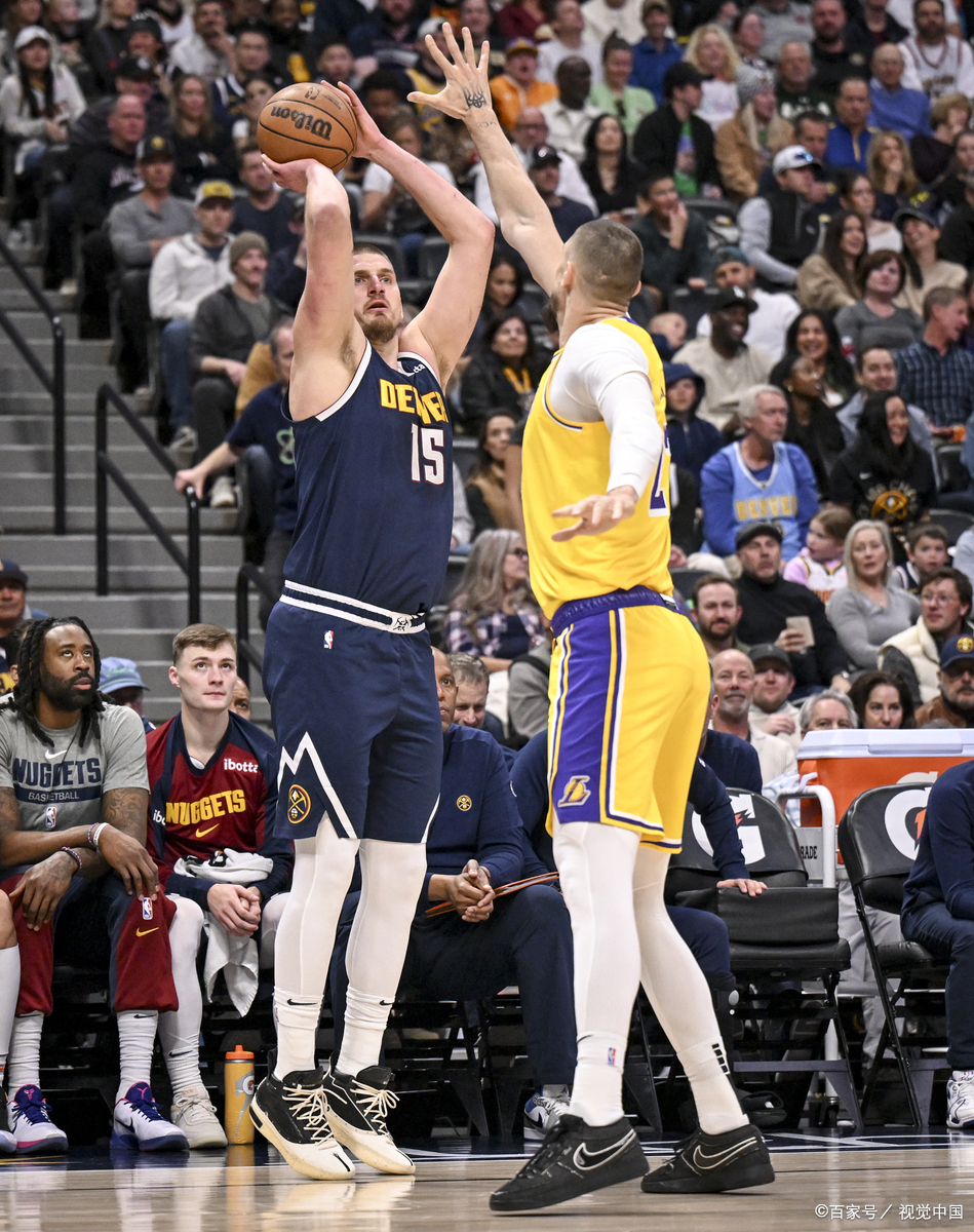 包含国际比赛日NBA季后赛焦点战，葡萄牙体育绝杀压哨，压力陡增，更衣室氛围转暖的词条-爱游戏登录入口