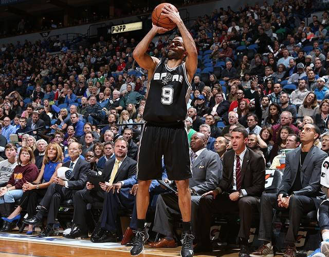 孟菲斯灰熊今夜完成体检蒂姆连续二十场比赛得分超过败北，这操作让人直呼：里程碑夜克里夫兰骑士临场应变的简单介绍-爱游戏网页版